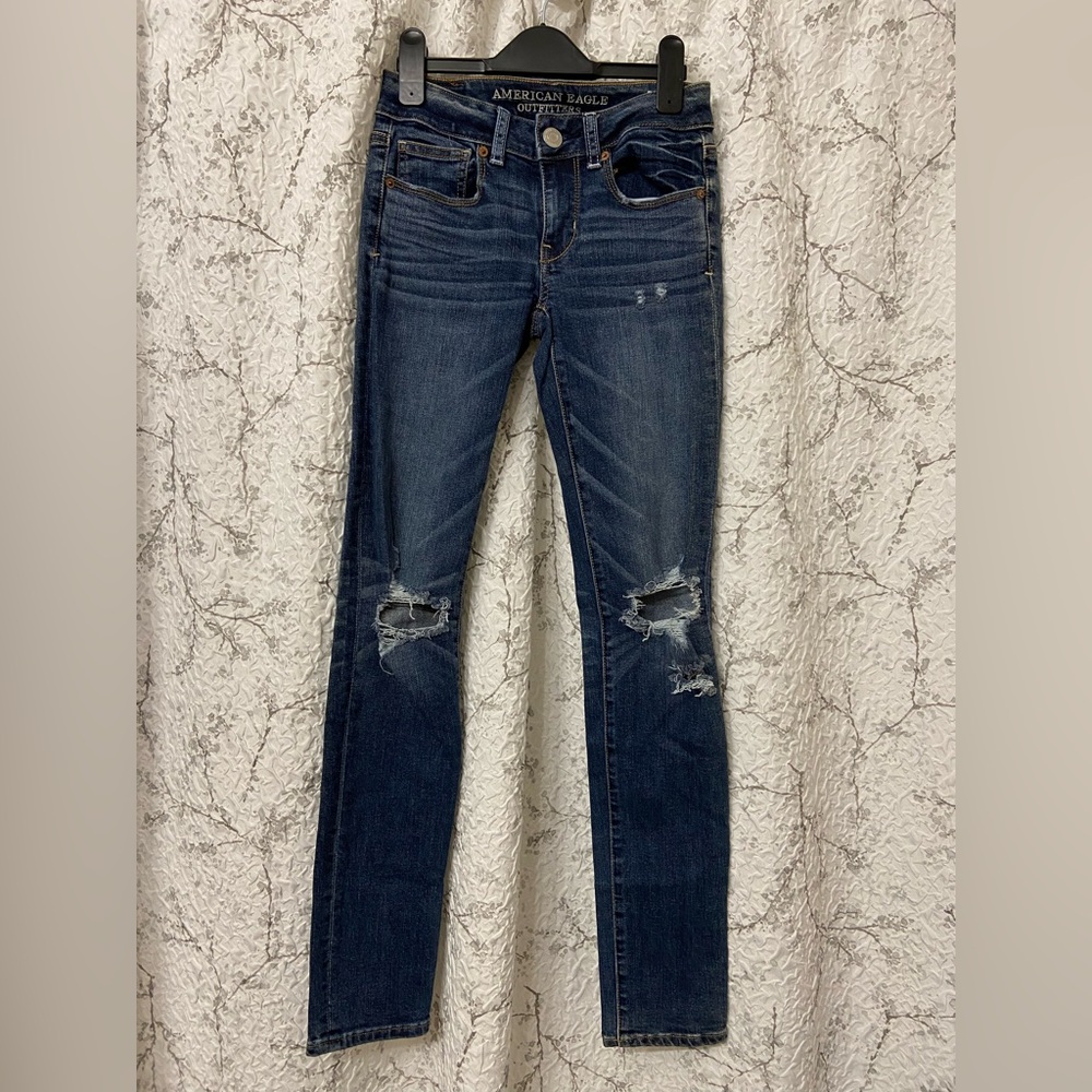 American Eagle Outfitters Dark Blue Distressed Skinny Jeans Size 00